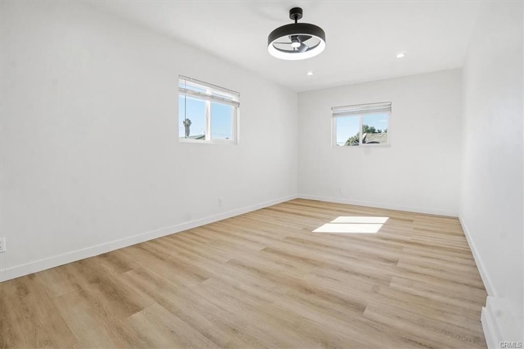 Los Angeles, California, 90003, United States, 5 Bedrooms Bedrooms, ,Residential,For Sale,2007748