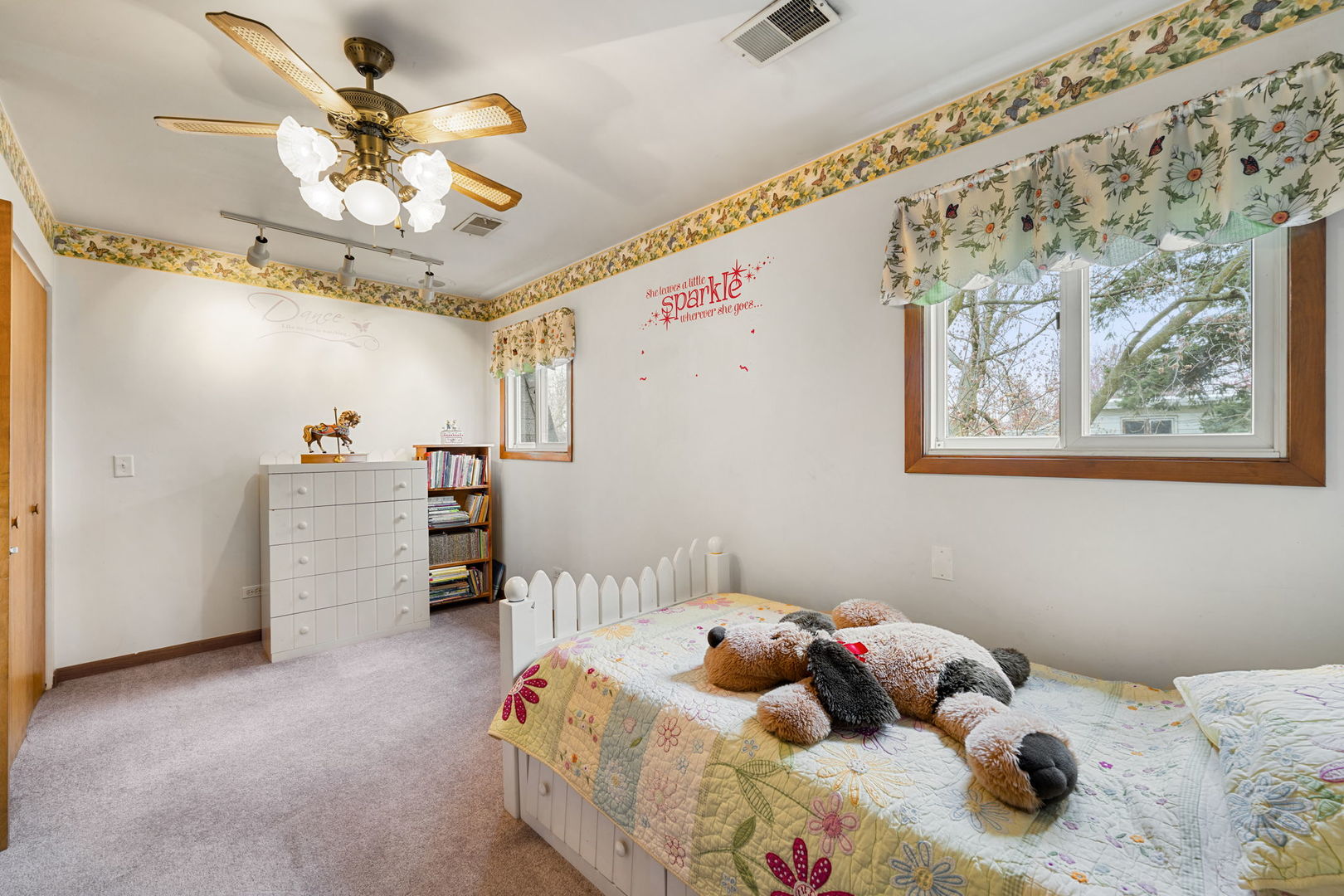 Chicago, Illinois, 60631, United States, 4 Bedrooms Bedrooms, ,4 BathroomsBathrooms,Residential,For Sale,1987082