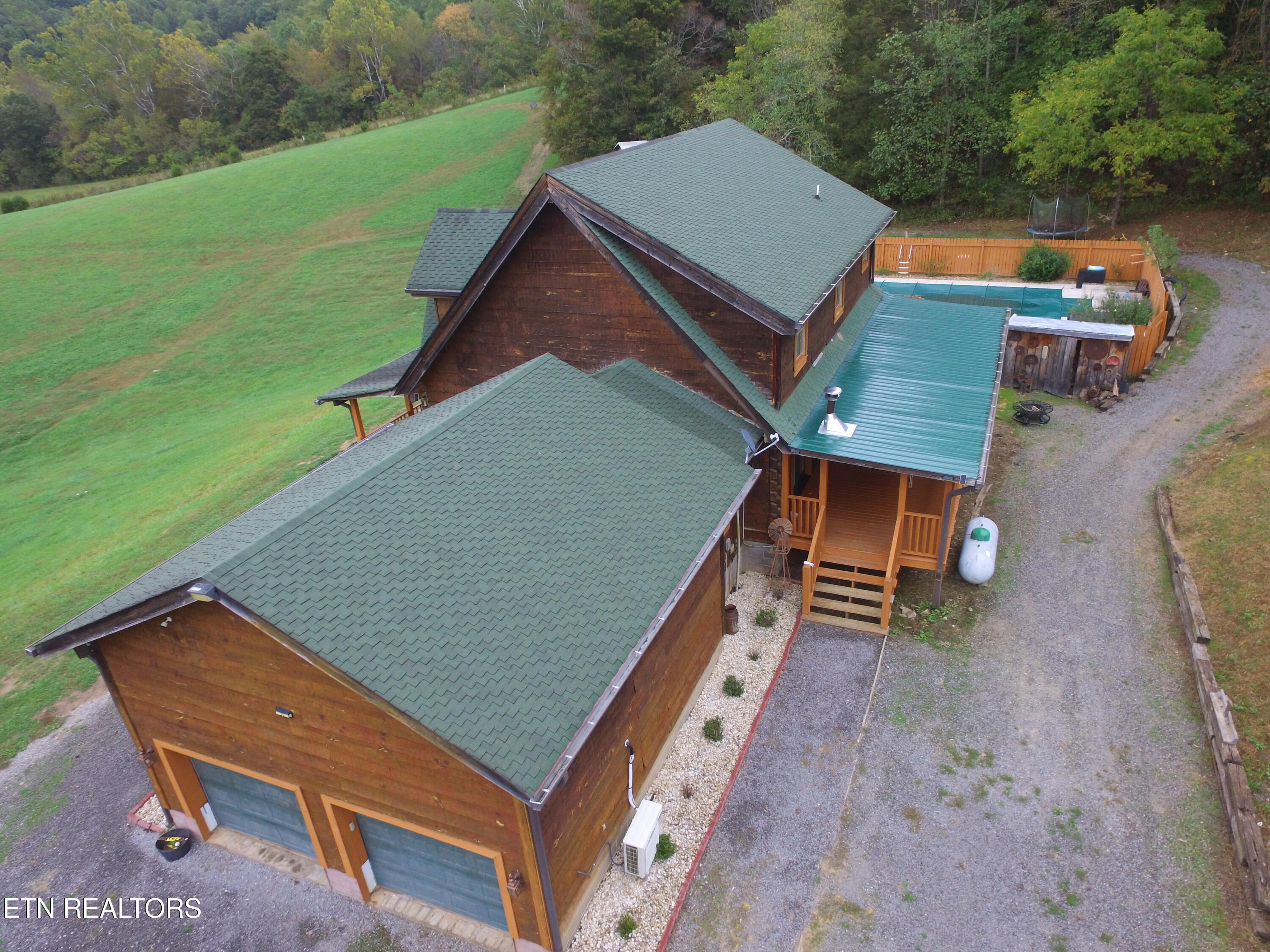 New Tazewell, Tennessee, 37825, United States, 3 Bedrooms Bedrooms, ,3 BathroomsBathrooms,Residential,For Sale,1961424