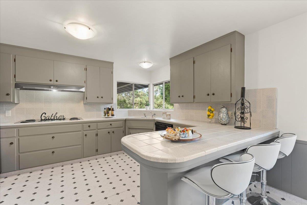 Los Gatos, California, 95030, United States, 4 Bedrooms Bedrooms, ,3 BathroomsBathrooms,Residential,For Sale,1941667