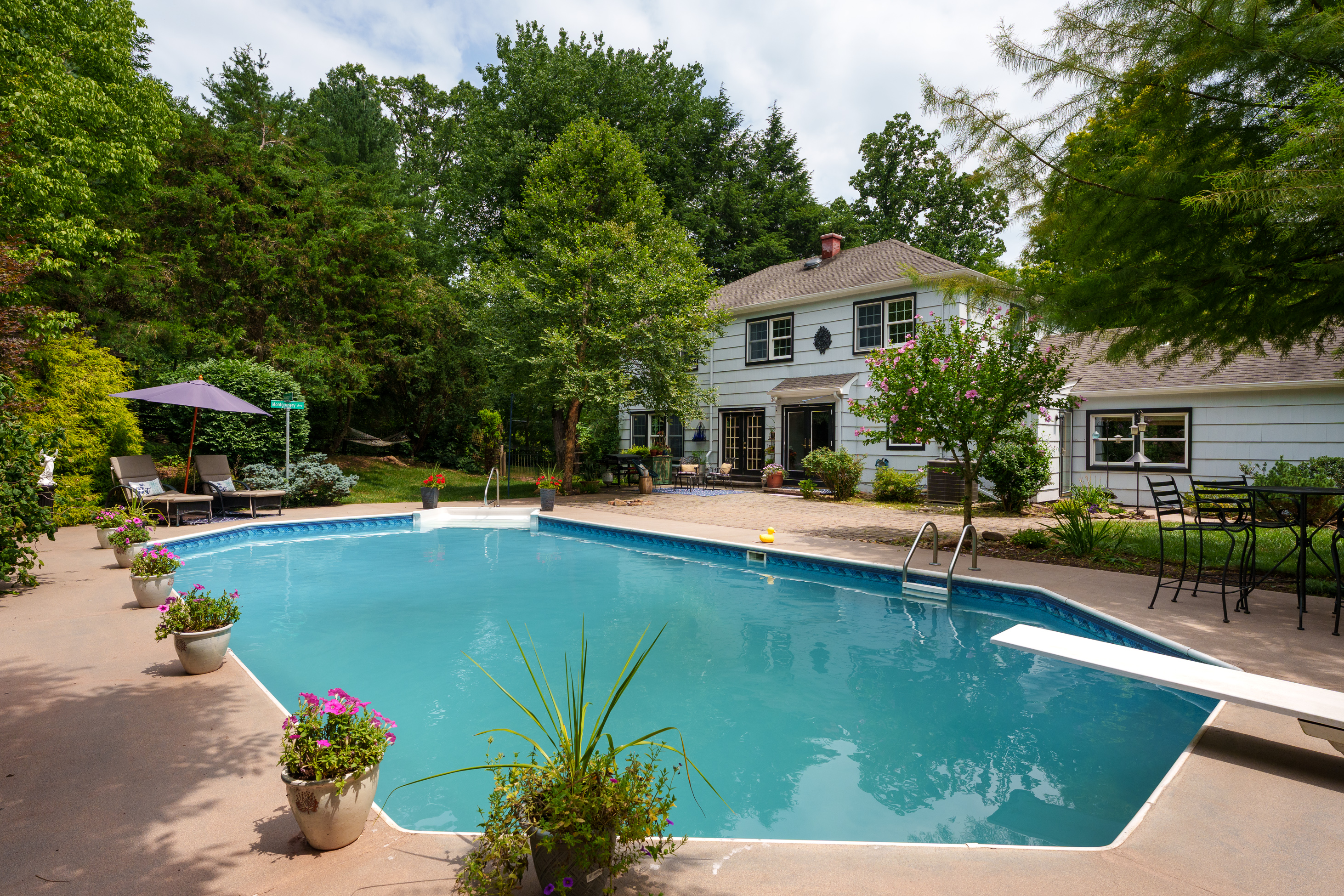  Classic Colonial Charm with a Fresh, Modern Perspective - 物件實景