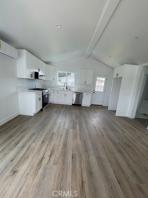 Compton, California, 90221, United States, 3 Bedrooms Bedrooms, ,2 BathroomsBathrooms,Residential,For Sale,1899537