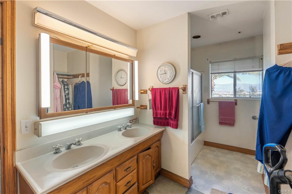 Bloomington, California, 92316, United States, 4 Bedrooms Bedrooms, ,3 BathroomsBathrooms,Residential,For Sale,2011679