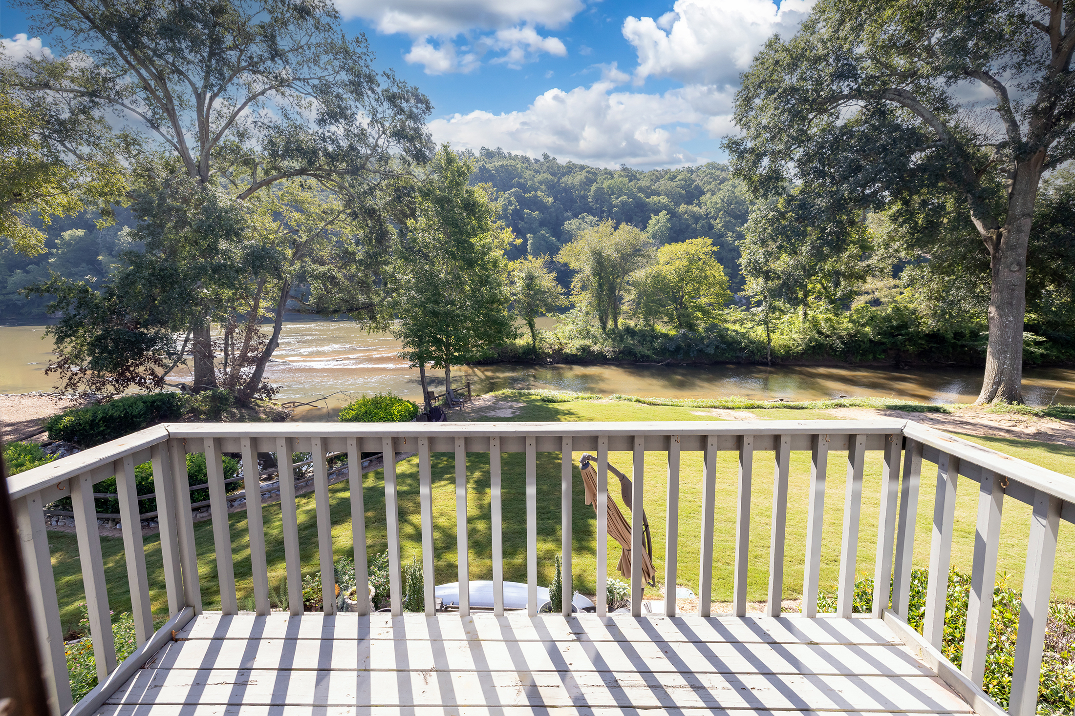  Riverfront End Unit Townhome - 物件實景
