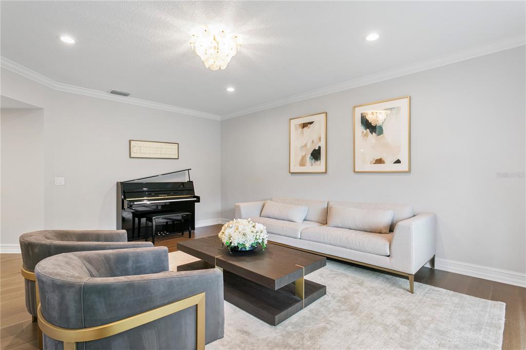 Tampa, Florida, 33613, United States, 7 Bedrooms Bedrooms, ,8 BathroomsBathrooms,Residential,For Sale,1979226