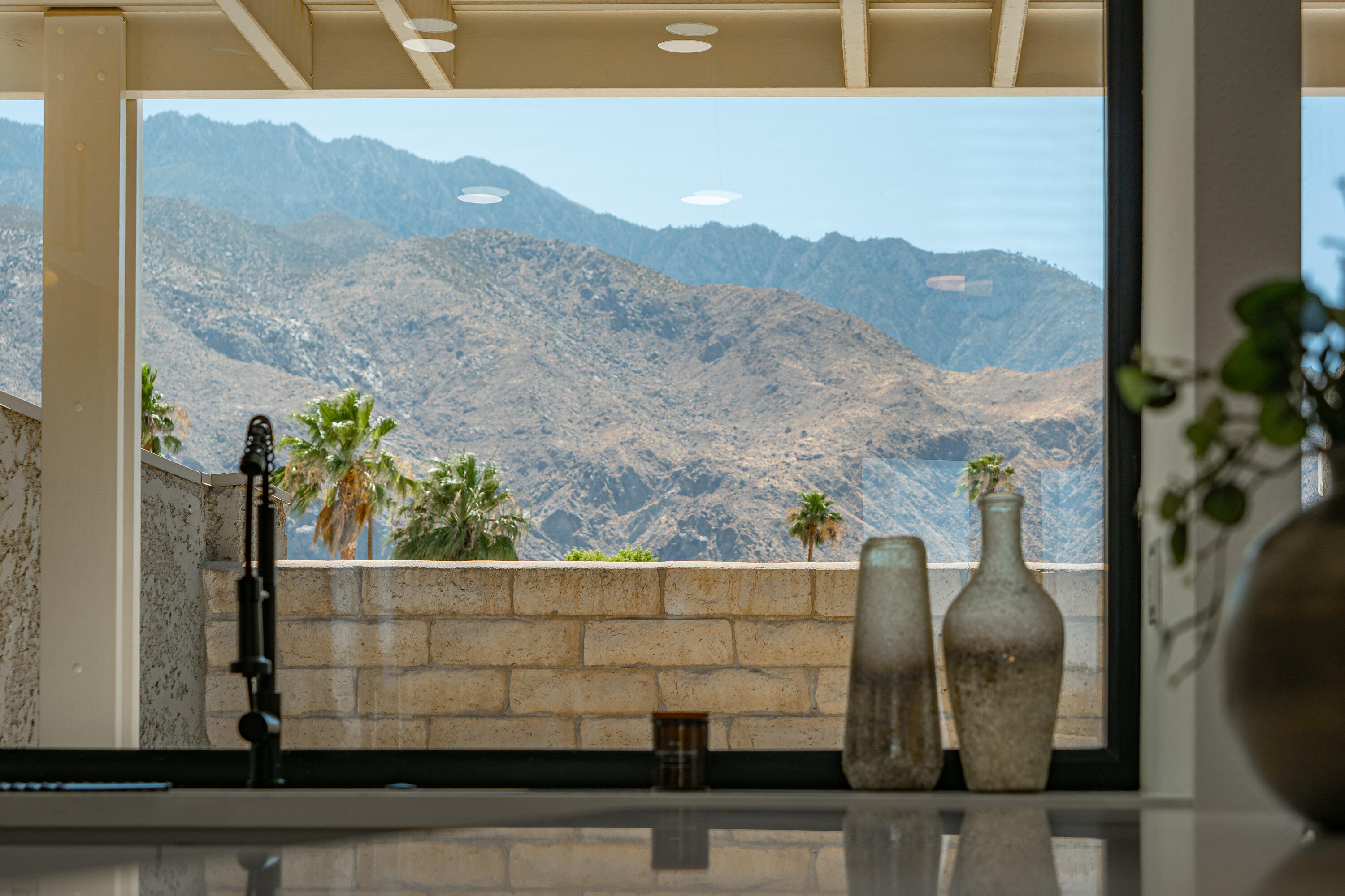 Palm Springs, California, 92262, United States, 2 Bedrooms Bedrooms, ,2 BathroomsBathrooms,Residential,For Sale,1890767