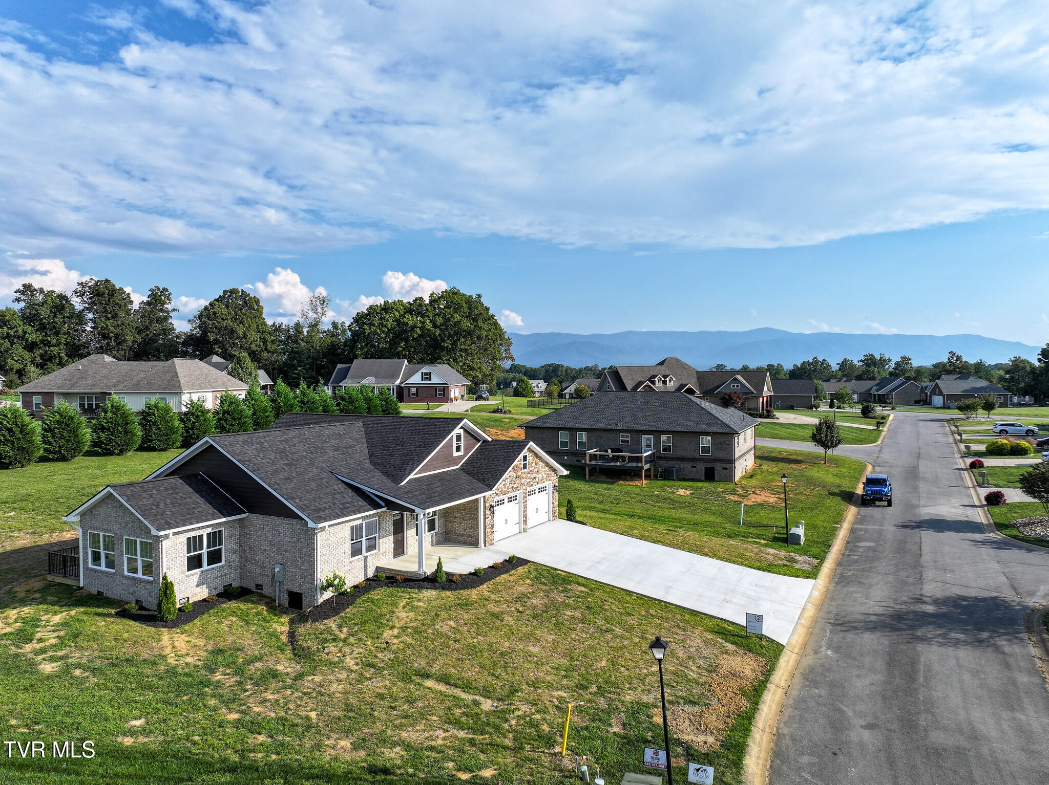 Greeneville, Tennessee, 37745, United States, 3 Bedrooms Bedrooms, ,2 BathroomsBathrooms,Residential,For Sale,1984464