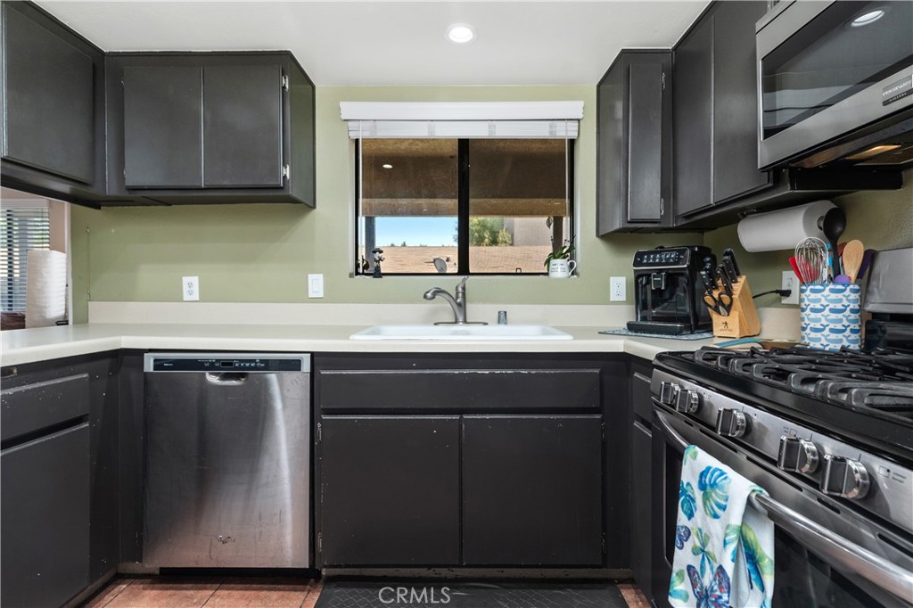 Long Beach, California, 90802, United States, 2 Bedrooms Bedrooms, ,2 BathroomsBathrooms,Residential,For Sale,1991408