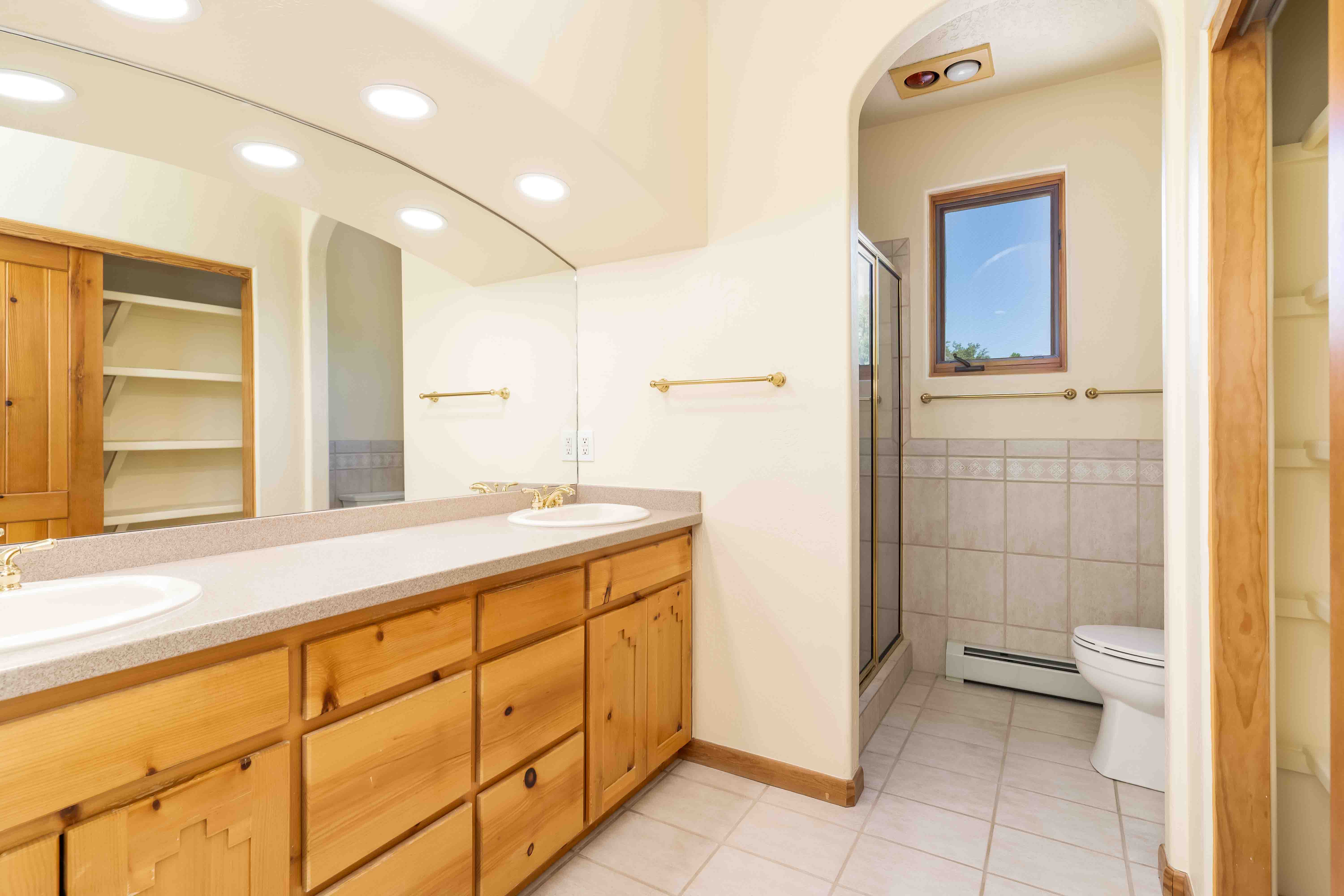 Aztec, New Mexico, 87410, United States, 4 Bedrooms Bedrooms, ,3 BathroomsBathrooms,Residential,For Sale,1974220