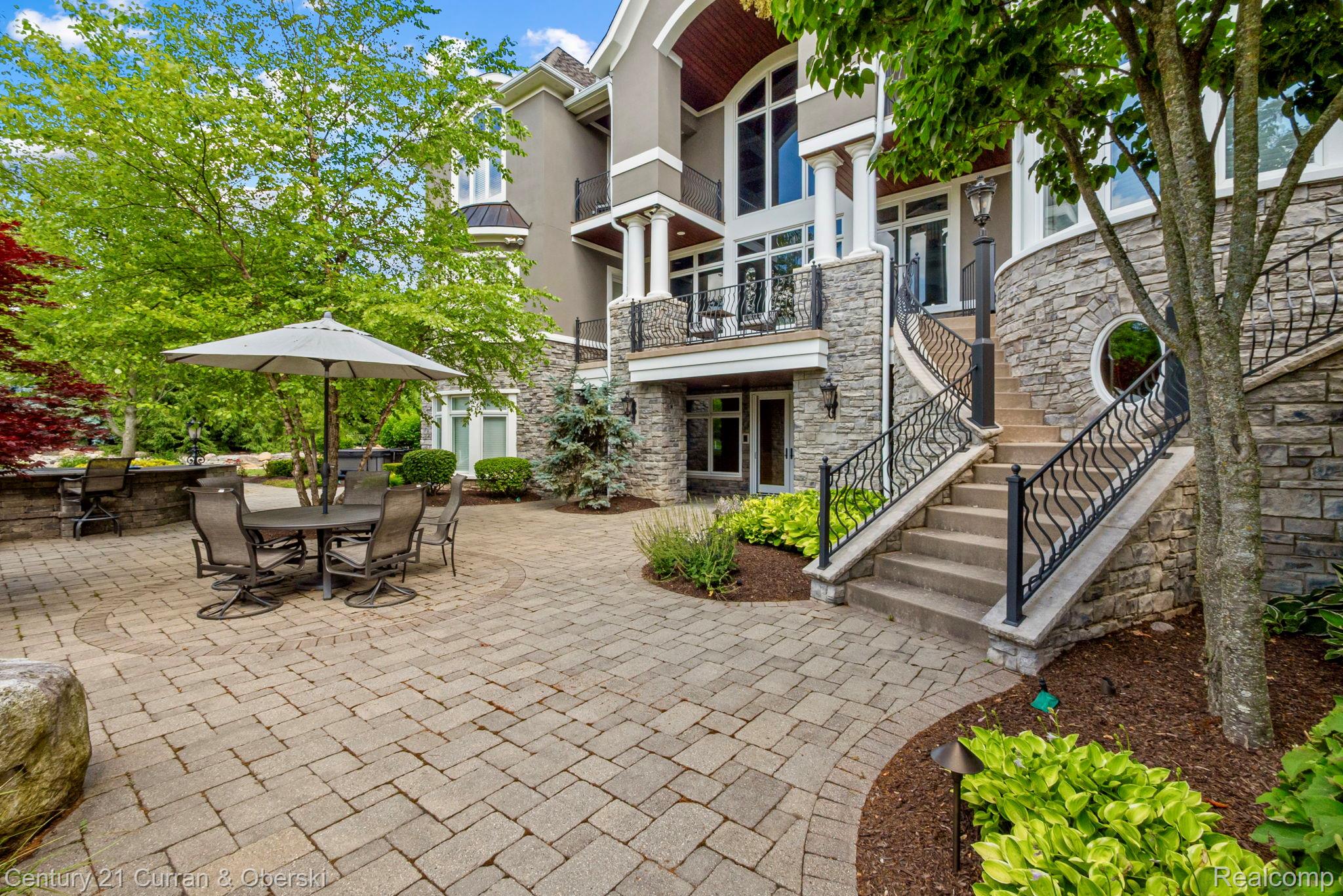 South Lyon, Michigan, 48178, United States, 6 Bedrooms Bedrooms, ,8 BathroomsBathrooms,Residential,For Sale,1976277