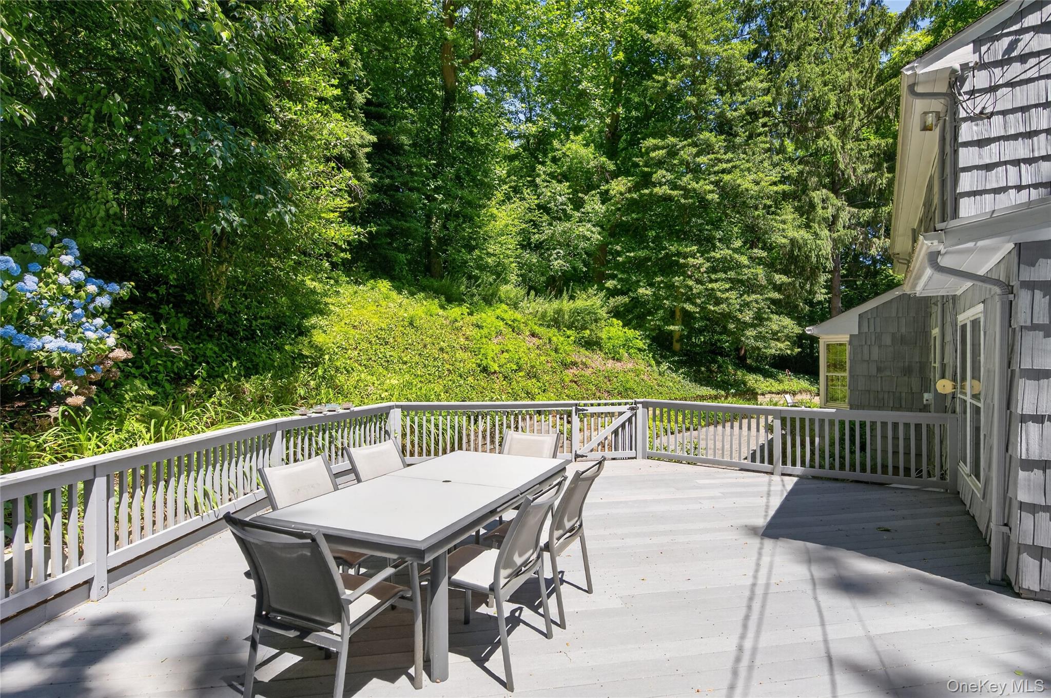  325 Birch Hill Road, Locust Valley, NY, 11560 - 物件實景