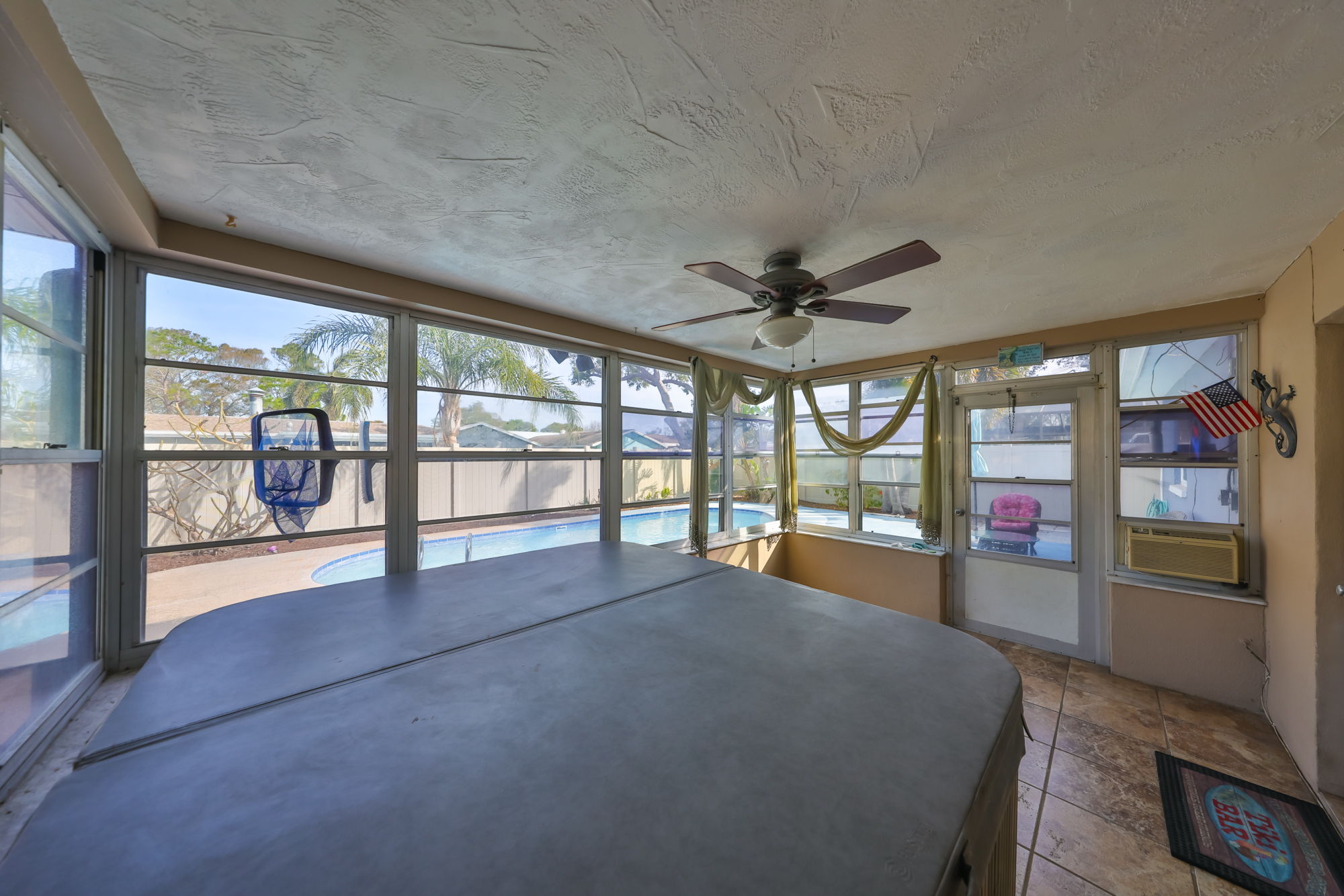 Seminole, Florida, 33772, United States, 4 Bedrooms Bedrooms, ,2 BathroomsBathrooms,Residential,For Sale,2013302