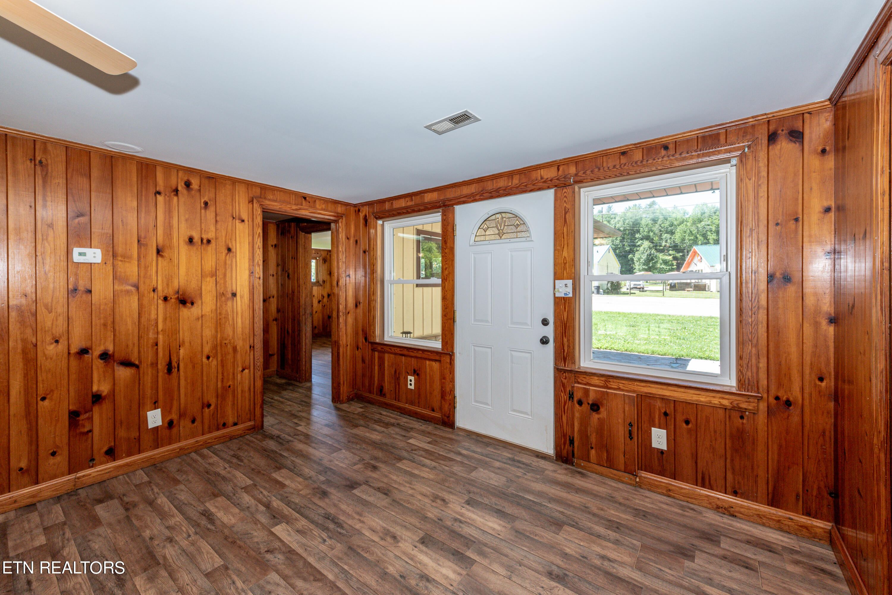 Townsend, Tennessee, 37882, United States, 3 Bedrooms Bedrooms, ,2 BathroomsBathrooms,Residential,For Sale,1984041