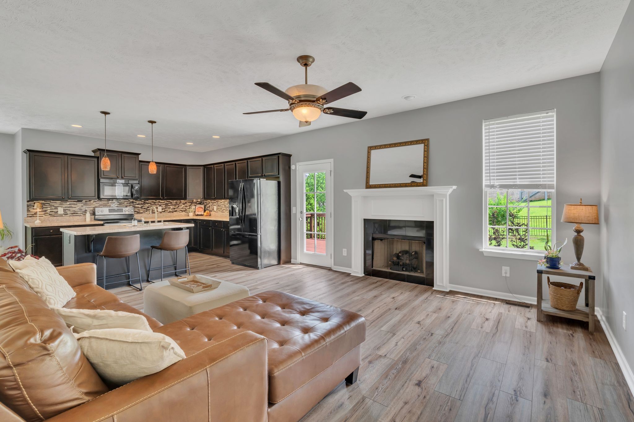 Hendersonville, Tennessee, 37075, United States, 4 Bedrooms Bedrooms, ,3 BathroomsBathrooms,Residential,For Sale,1870626