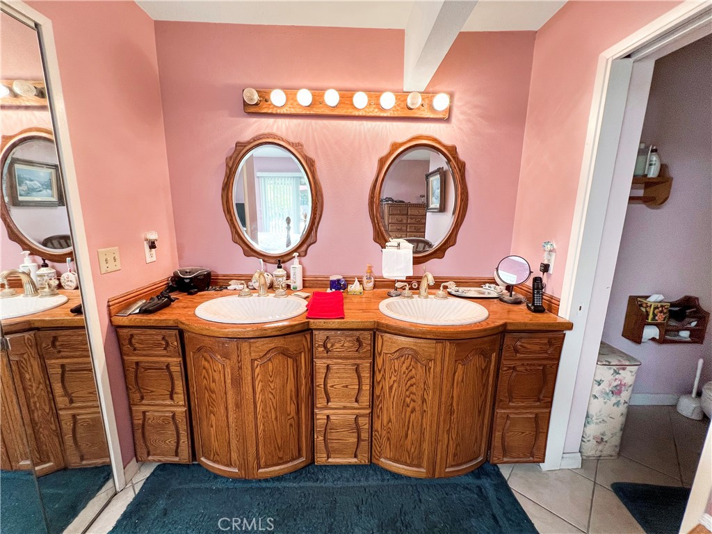 Santa Ana, California, 92701, United States, 4 Bedrooms Bedrooms, ,2 BathroomsBathrooms,Residential,For Sale,1940678