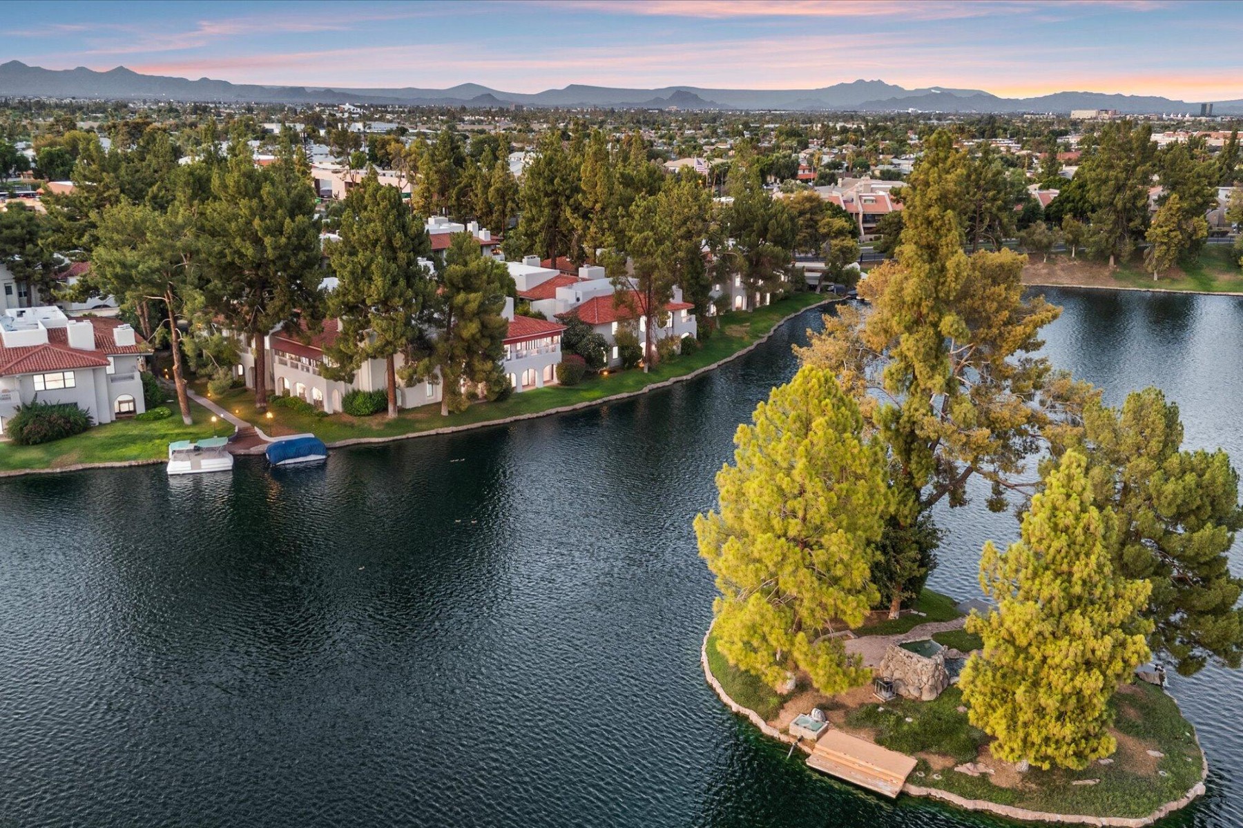  5200 S Lakeshore Drive  Tempe, AZ - 物件實景