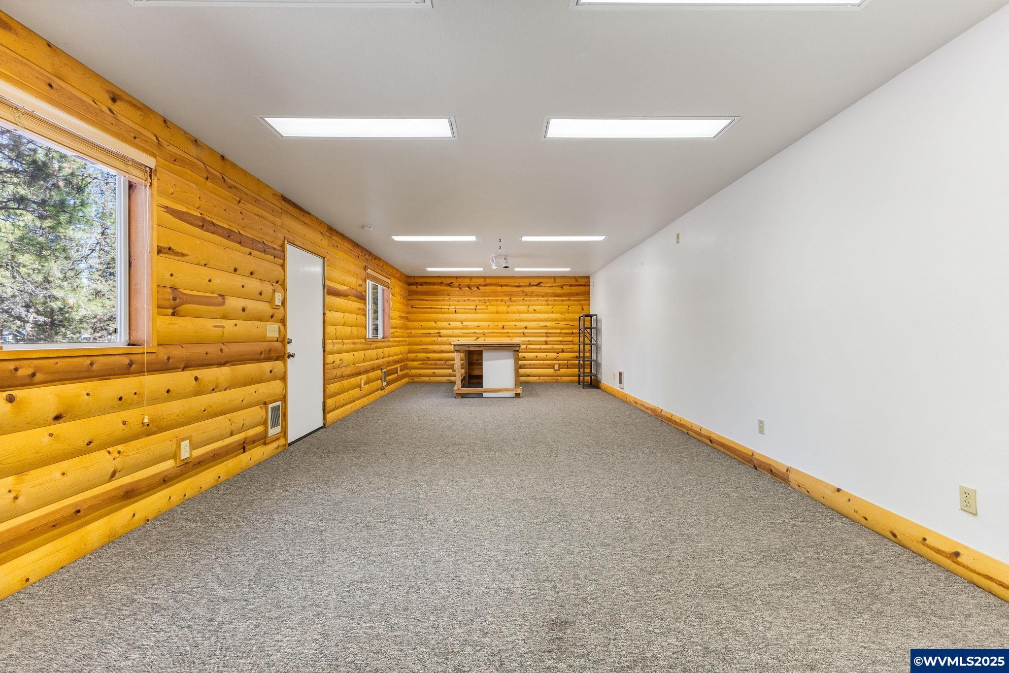Sisters, Oregon, 97759, United States, 3 Bedrooms Bedrooms, ,6 BathroomsBathrooms,Residential,For Sale,1784576