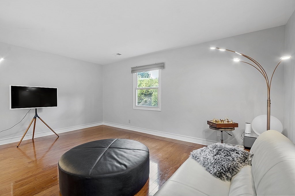 24 Lewis Rd Unit 11, Bedford, Massachusetts, 01730, United States, 3 Bedrooms Bedrooms, ,2 BathroomsBathrooms,Residential,For Sale,24 Lewis Rd Unit 11,1663770