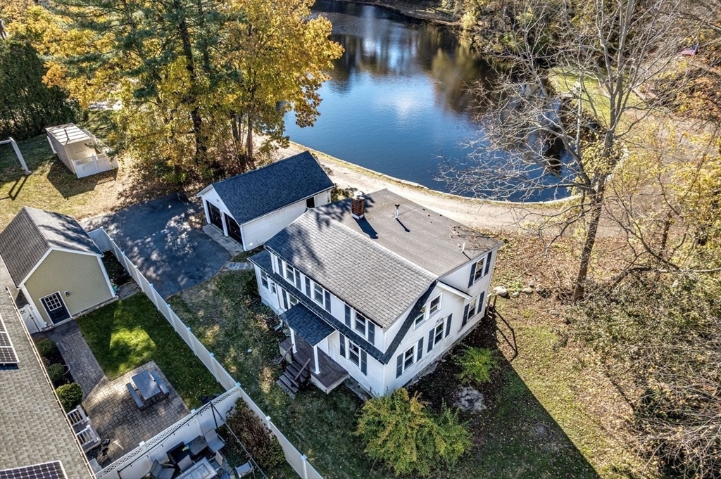 Needham, Massachusetts, 02492, United States, 3 Bedrooms Bedrooms, ,2 BathroomsBathrooms,Residential,For Sale,1988292