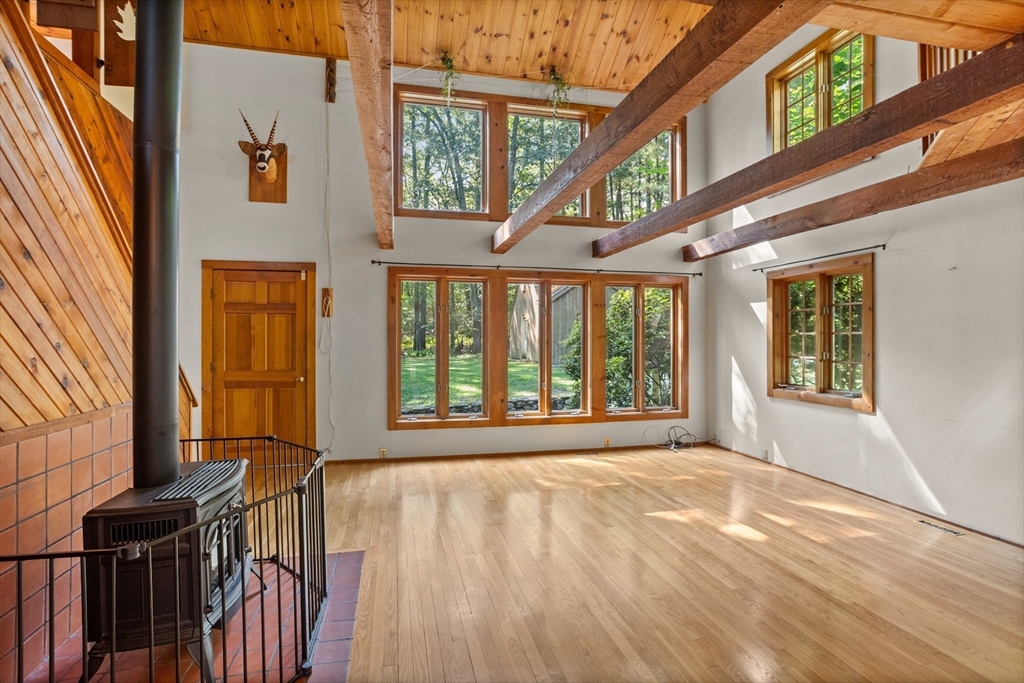 Sudbury, Massachusetts, 01776, United States, 4 Bedrooms Bedrooms, ,3 BathroomsBathrooms,Residential,For Sale,1940388