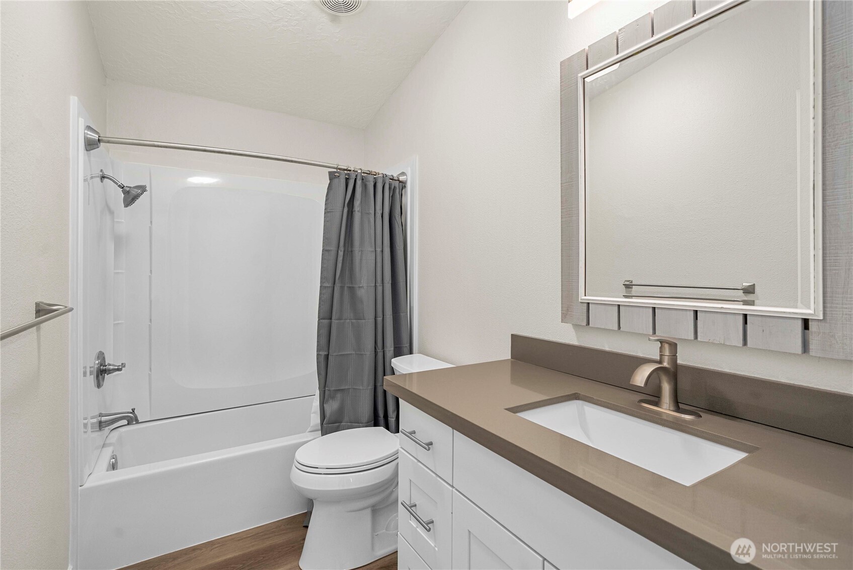 Carnation, Washington, 98014, United States, 3 Bedrooms Bedrooms, ,2 BathroomsBathrooms,Residential,For Sale,1916137