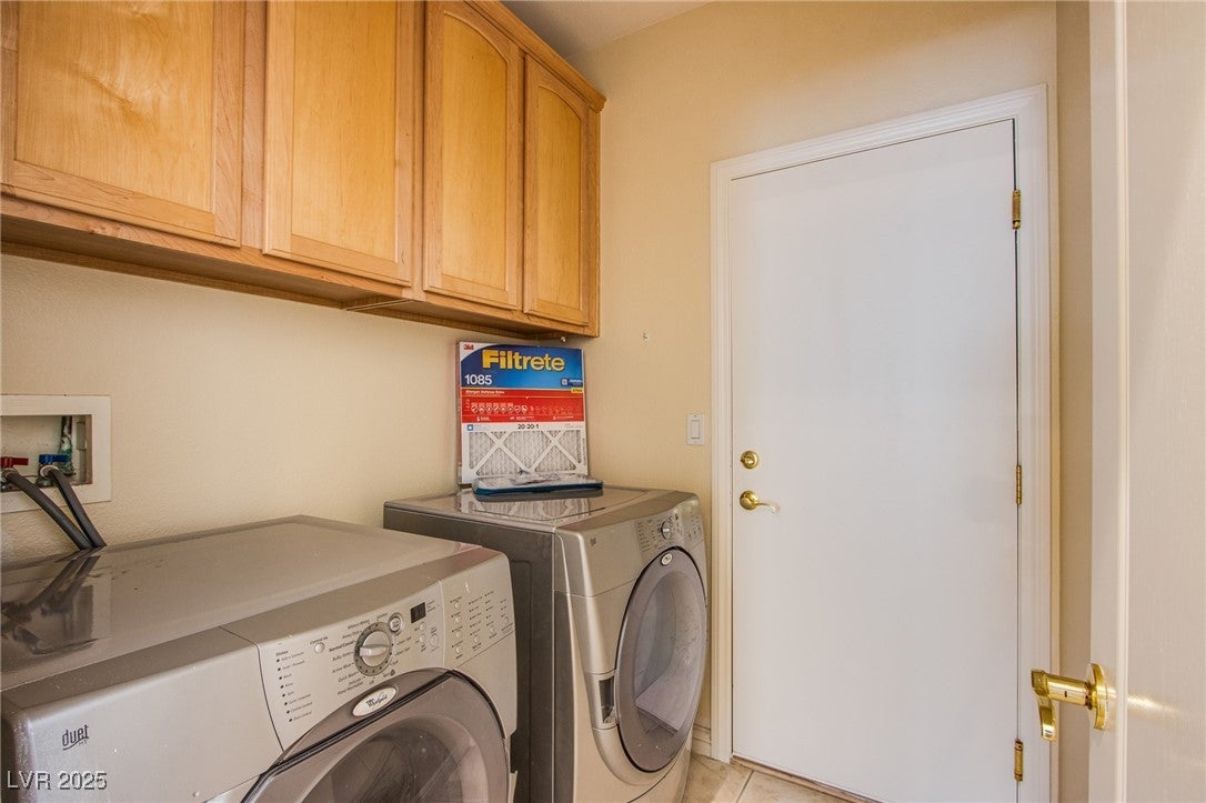 Las Vegas, Nevada, 89143, United States, 3 Bedrooms Bedrooms, ,2 BathroomsBathrooms,Residential,For Sale,1977529