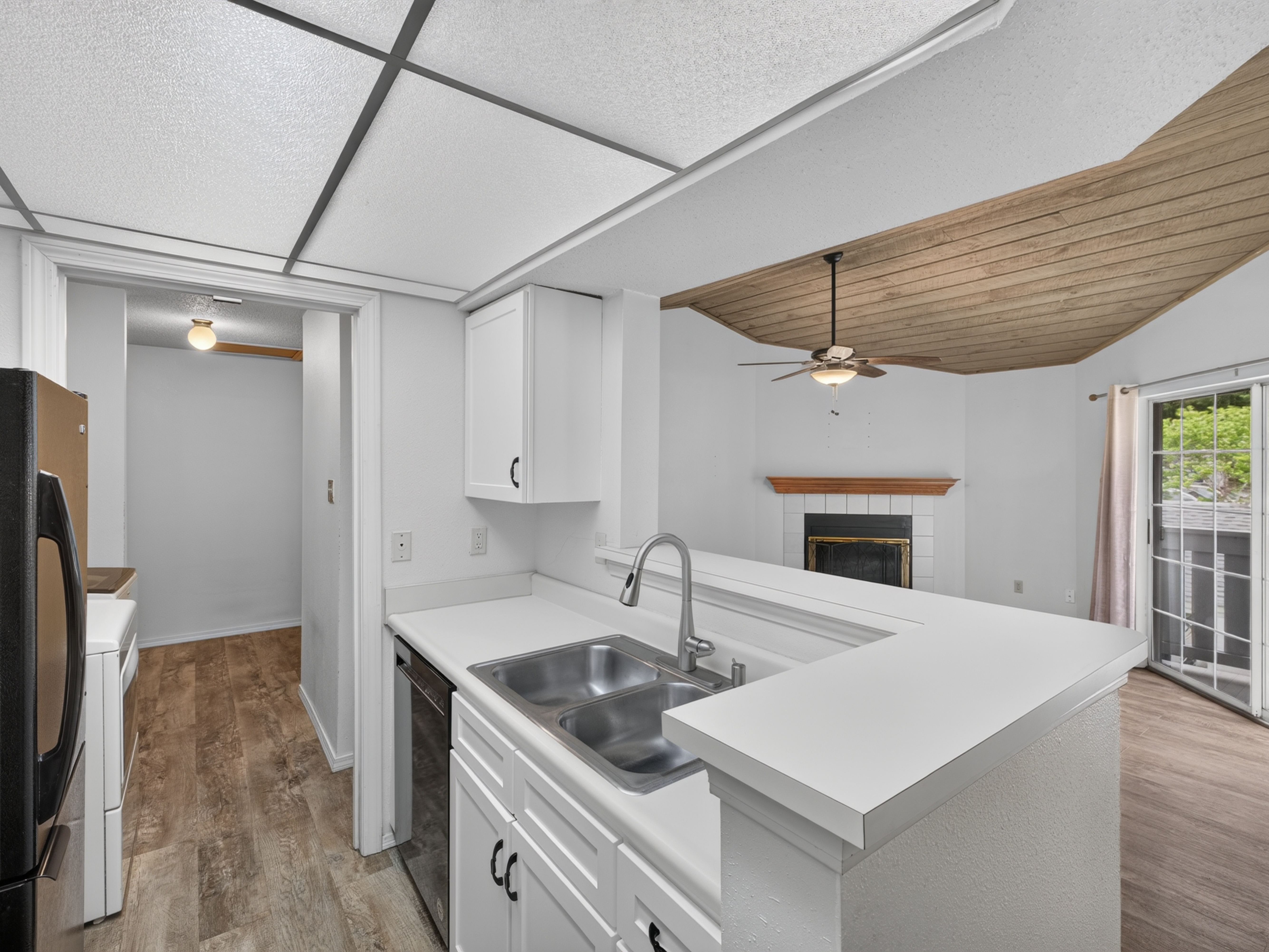  Your peaceful one-bedroom condo in The Hollow awaits. - 物件實景