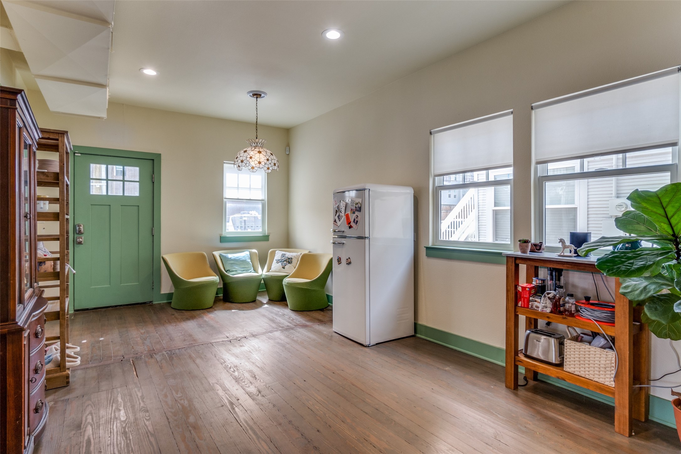 Dallas, Texas, 75208, United States, 4 Bedrooms Bedrooms, ,3 BathroomsBathrooms,Residential,For Sale,1752637