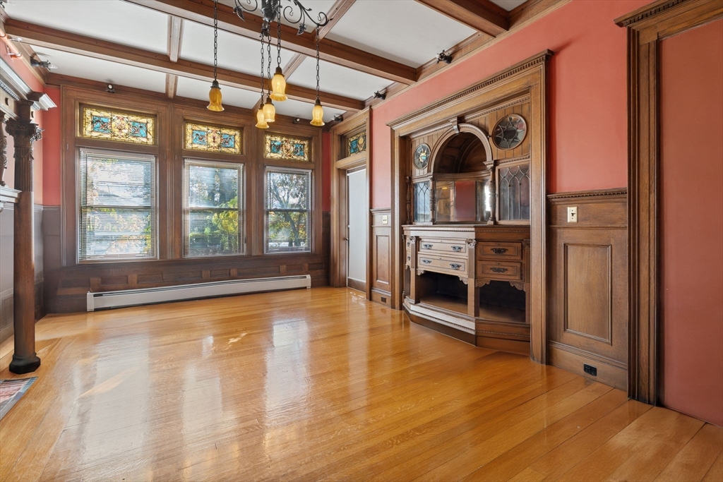 Worcester, Massachusetts, 01610, United States, 17 Bedrooms Bedrooms, ,4 BathroomsBathrooms,Residential,For Sale,1994220