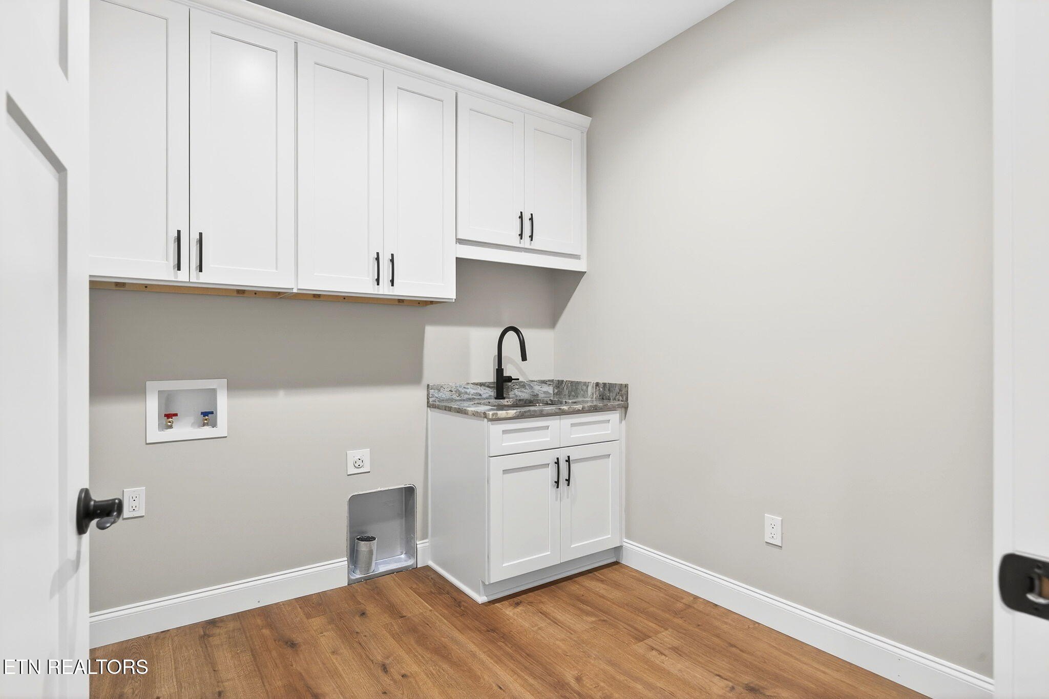 Crossville, Tennessee, 38558, United States, 3 Bedrooms Bedrooms, ,2 BathroomsBathrooms,Residential,For Sale,1989855