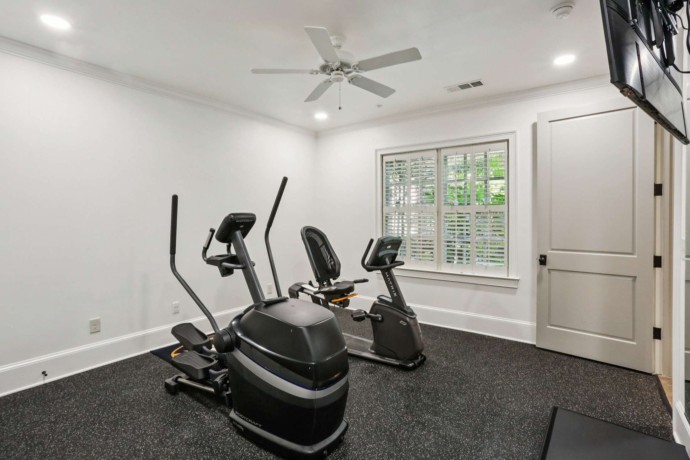  Exceptional Garden Hills Townhome Combines Luxury, Location and Lifestyle - 物件實景