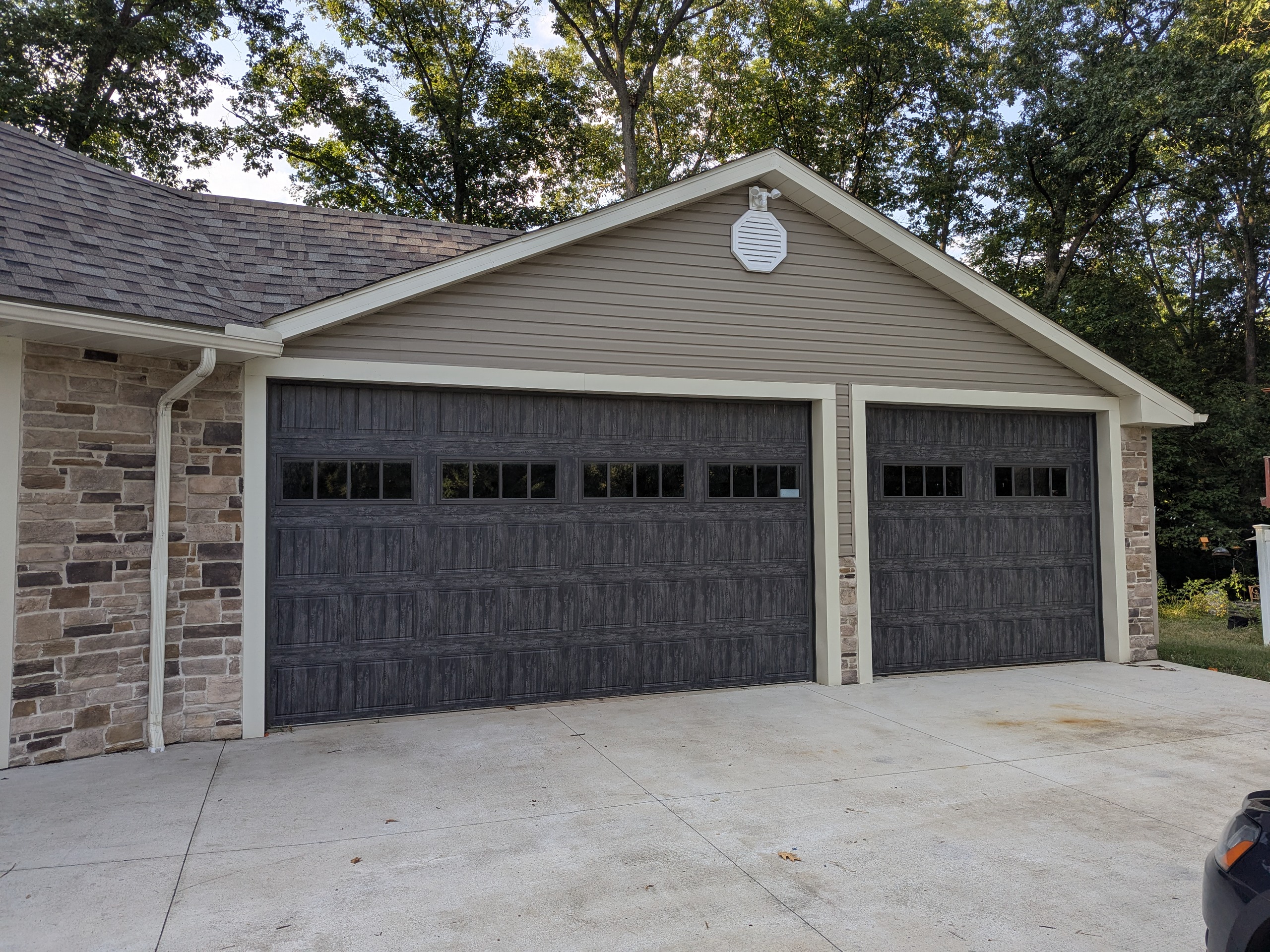 Uniontown, Ohio, 44685, United States, 6 Bedrooms Bedrooms, ,4 BathroomsBathrooms,Residential,For Sale,1945002