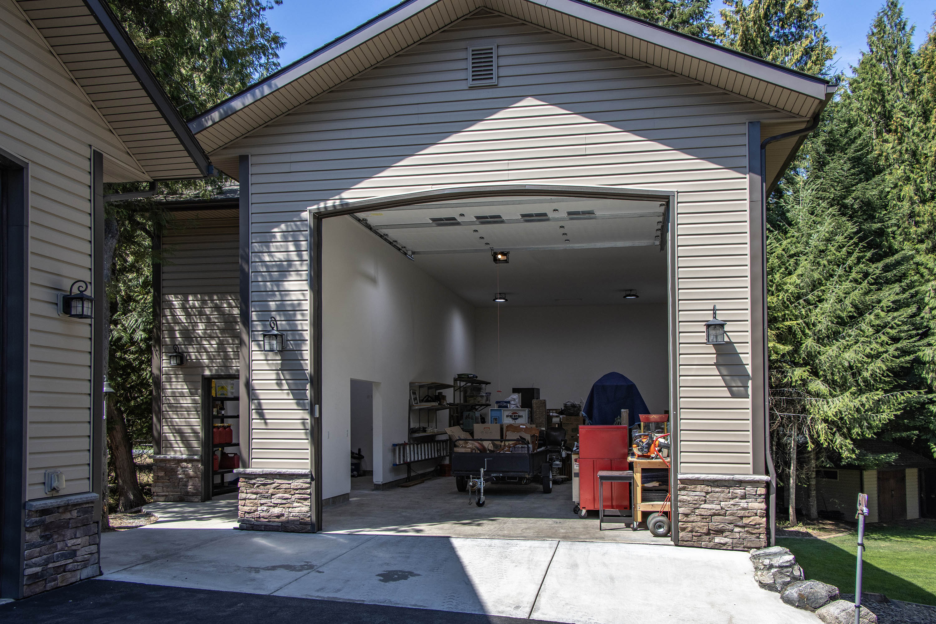 Priest River, Idaho, 83856, United States, 4 Bedrooms Bedrooms, ,5 BathroomsBathrooms,Residential,For Sale,1921614