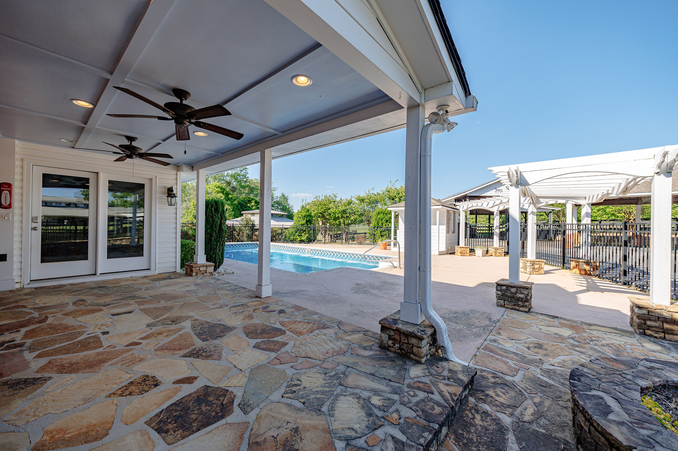  Exceptional Equestrian Estate: A Rare Blend of Luxury, Functionality, and Charm - 物件實景