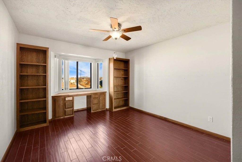 Hesperia, California, 92345, United States, 6 Bedrooms Bedrooms, ,4 BathroomsBathrooms,Residential,For Sale,1942920