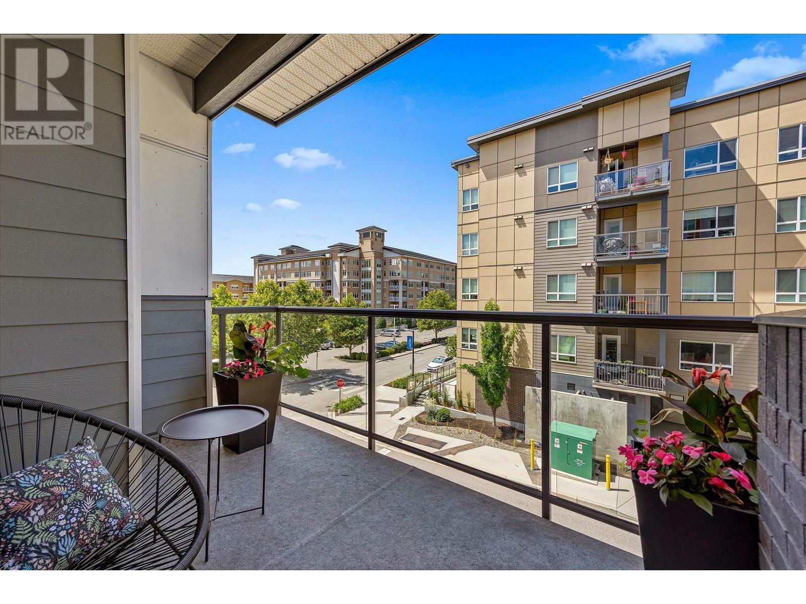 KELOWNA, British Columbia, V1V 2E6, CA, 2 Bedrooms Bedrooms, ,2 BathroomsBathrooms,Residential,For Sale,1961044