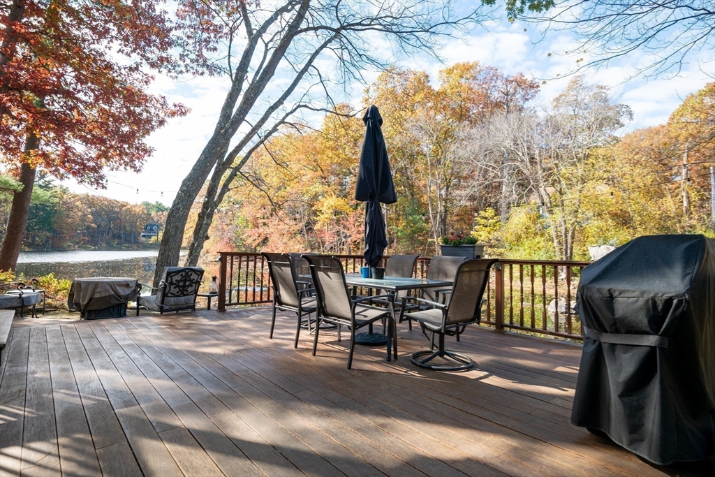 Middleton, Massachusetts, 01949, United States, 3 Bedrooms Bedrooms, ,1 BathroomBathrooms,Residential,For Sale,1982114