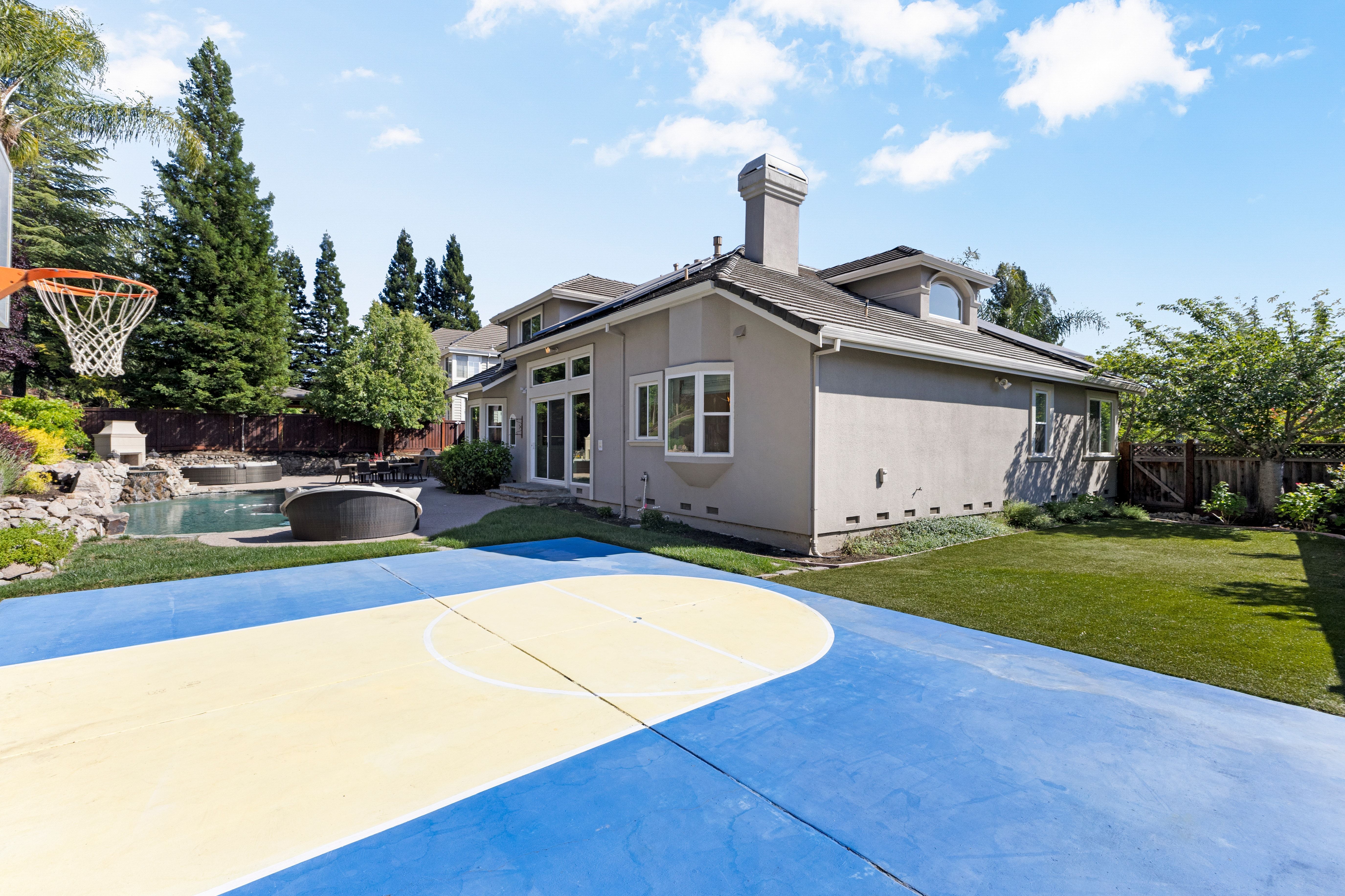  Exceptional Northridge Estates Home on Expansive Private Lot - 物件實景