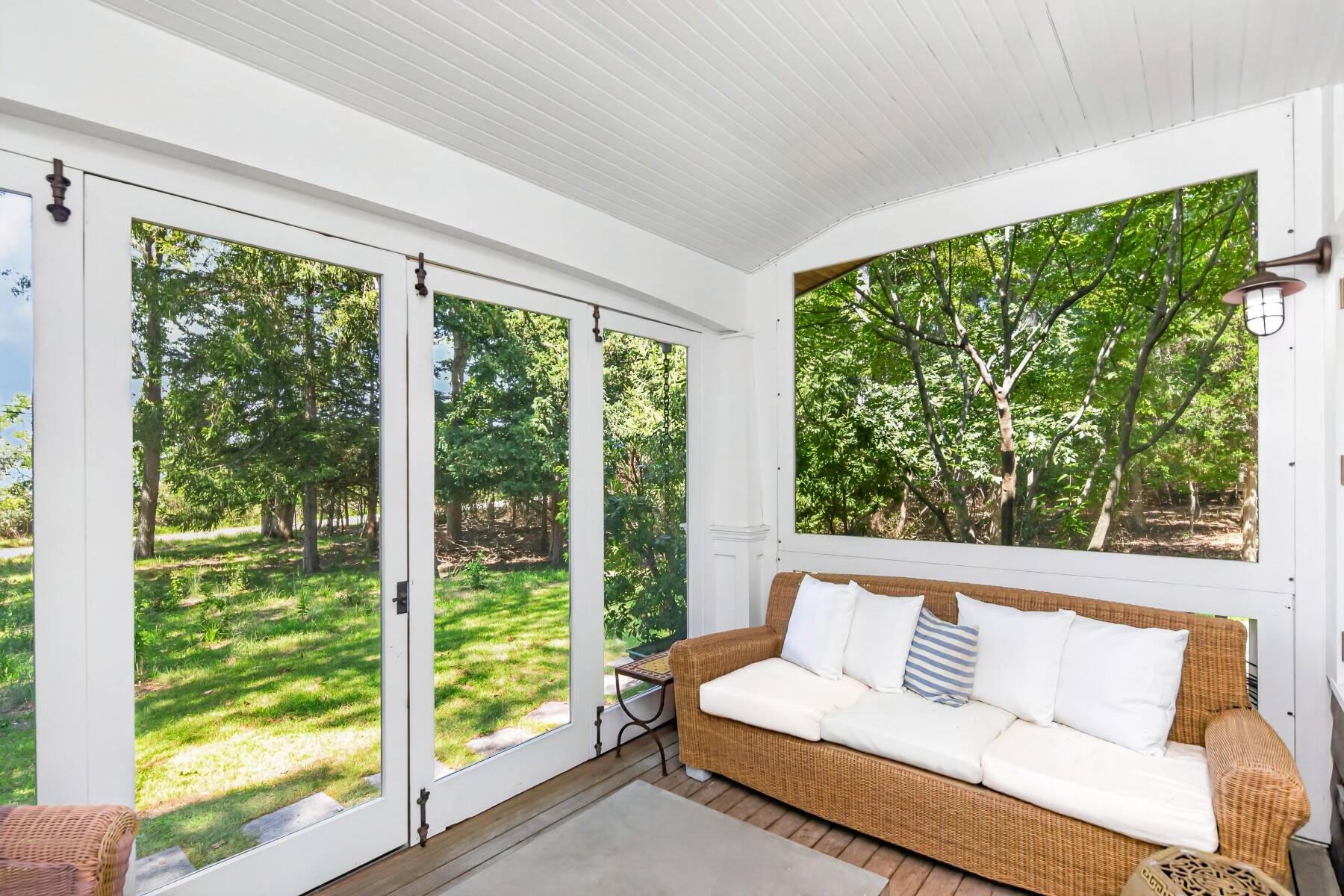  Brand New Renovated Home with Water Views at Louse Point - 物件實景