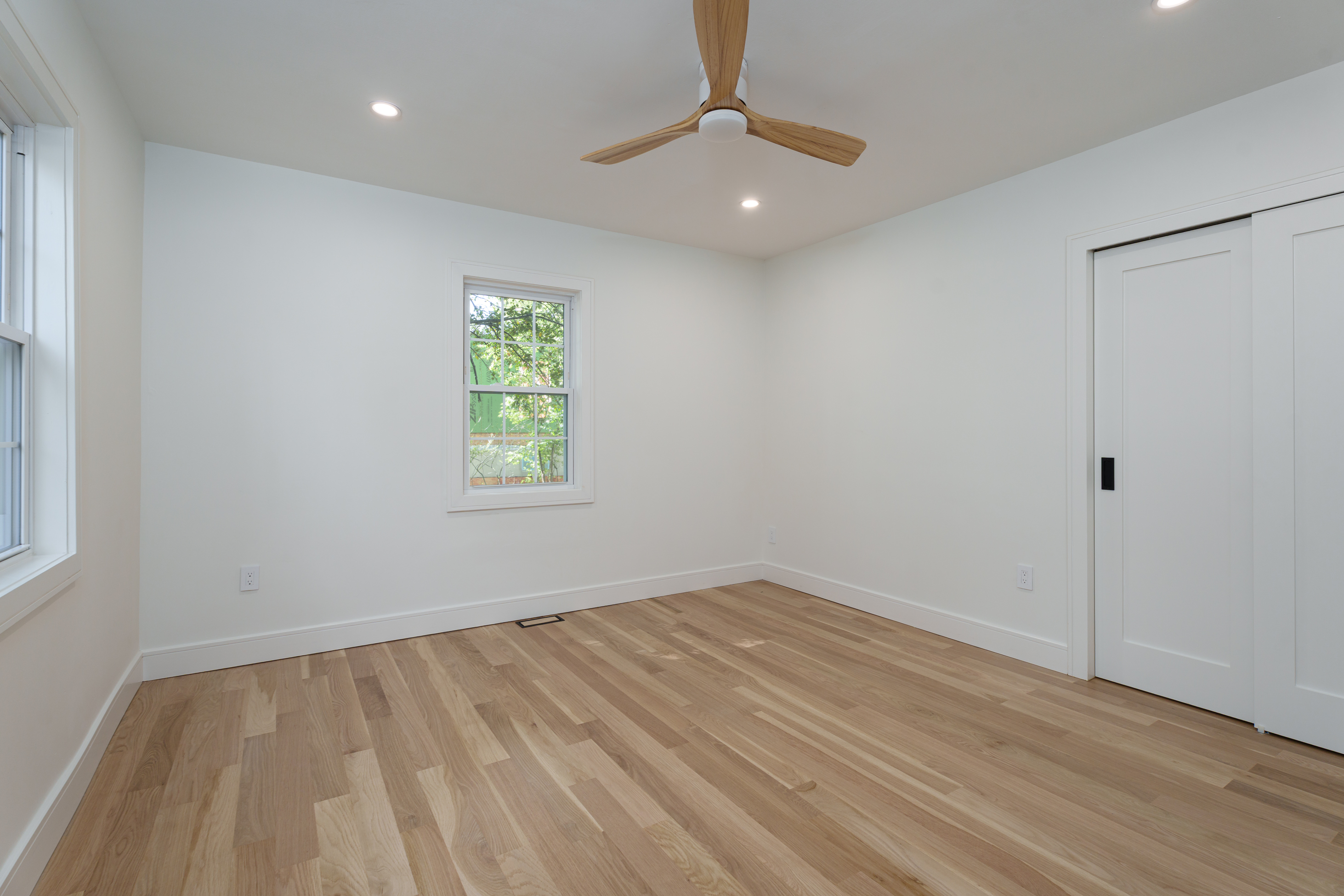  Design-Savvy Renovation Steps from Nature and Town - 物件實景