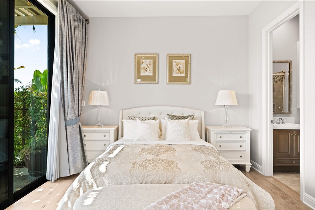 Irvine, California, 92602, United States, 5 Bedrooms Bedrooms, ,6 BathroomsBathrooms,Residential,For Sale,1982881