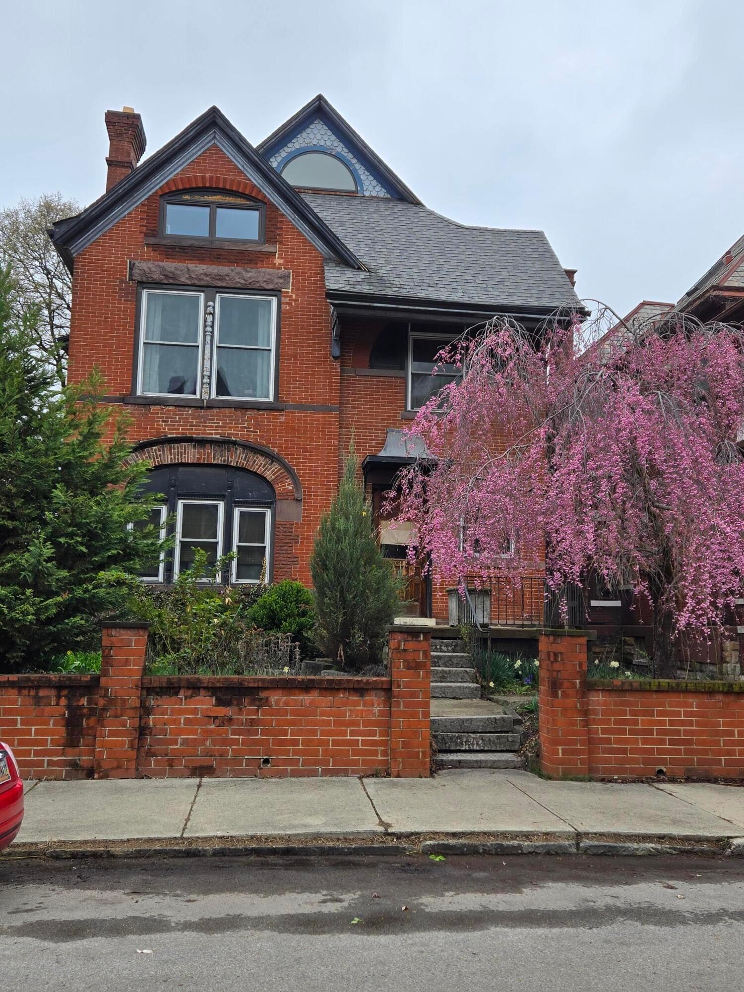 Columbus, Ohio, 43205, United States, 4 Bedrooms Bedrooms, ,3 BathroomsBathrooms,Residential,For Sale,1866885