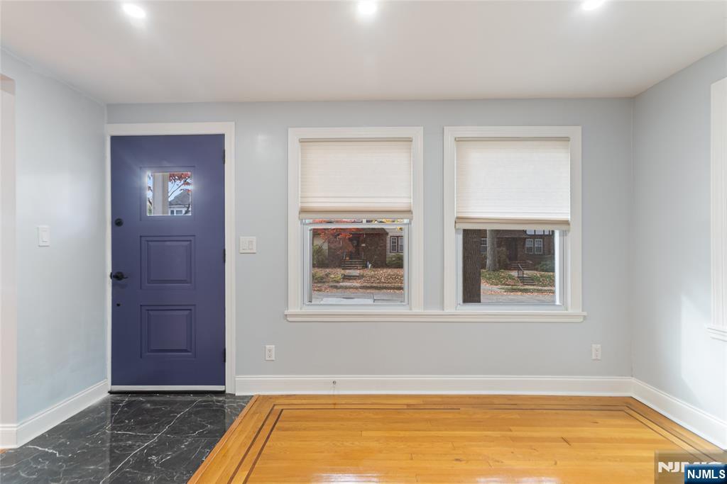 Teaneck, New Jersey, 07666, United States, 3 Bedrooms Bedrooms, ,2 BathroomsBathrooms,Residential,For Sale,1987513