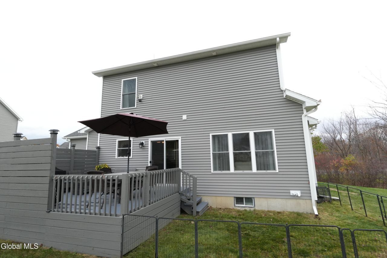 Rensselaer, New York, 12144, United States, 3 Bedrooms Bedrooms, ,3 BathroomsBathrooms,Residential,For Sale,1995950