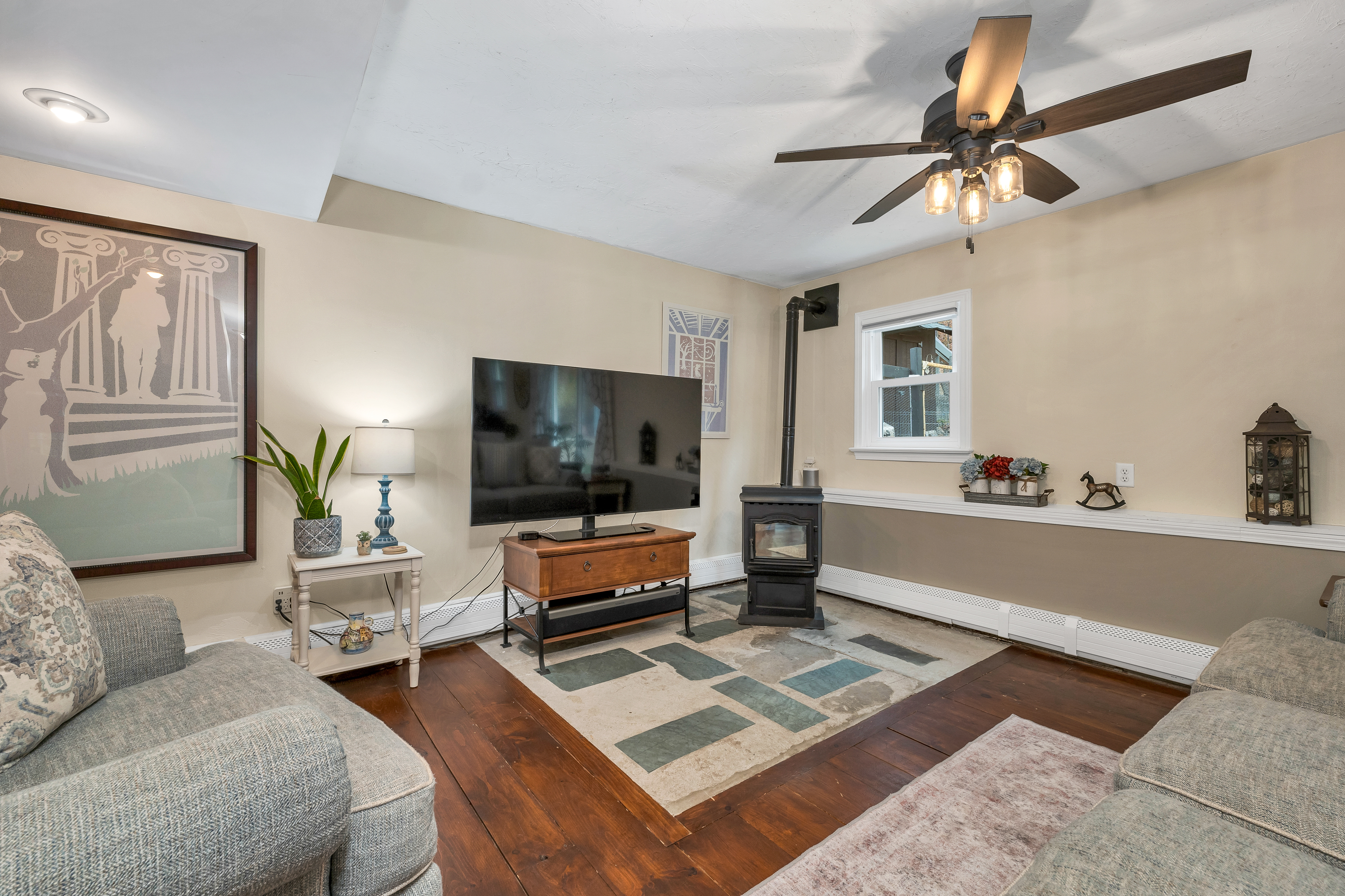 New Hampton, New Hampshire, 03256, United States, 3 Bedrooms Bedrooms, ,2 BathroomsBathrooms,Residential,For Sale,1976392