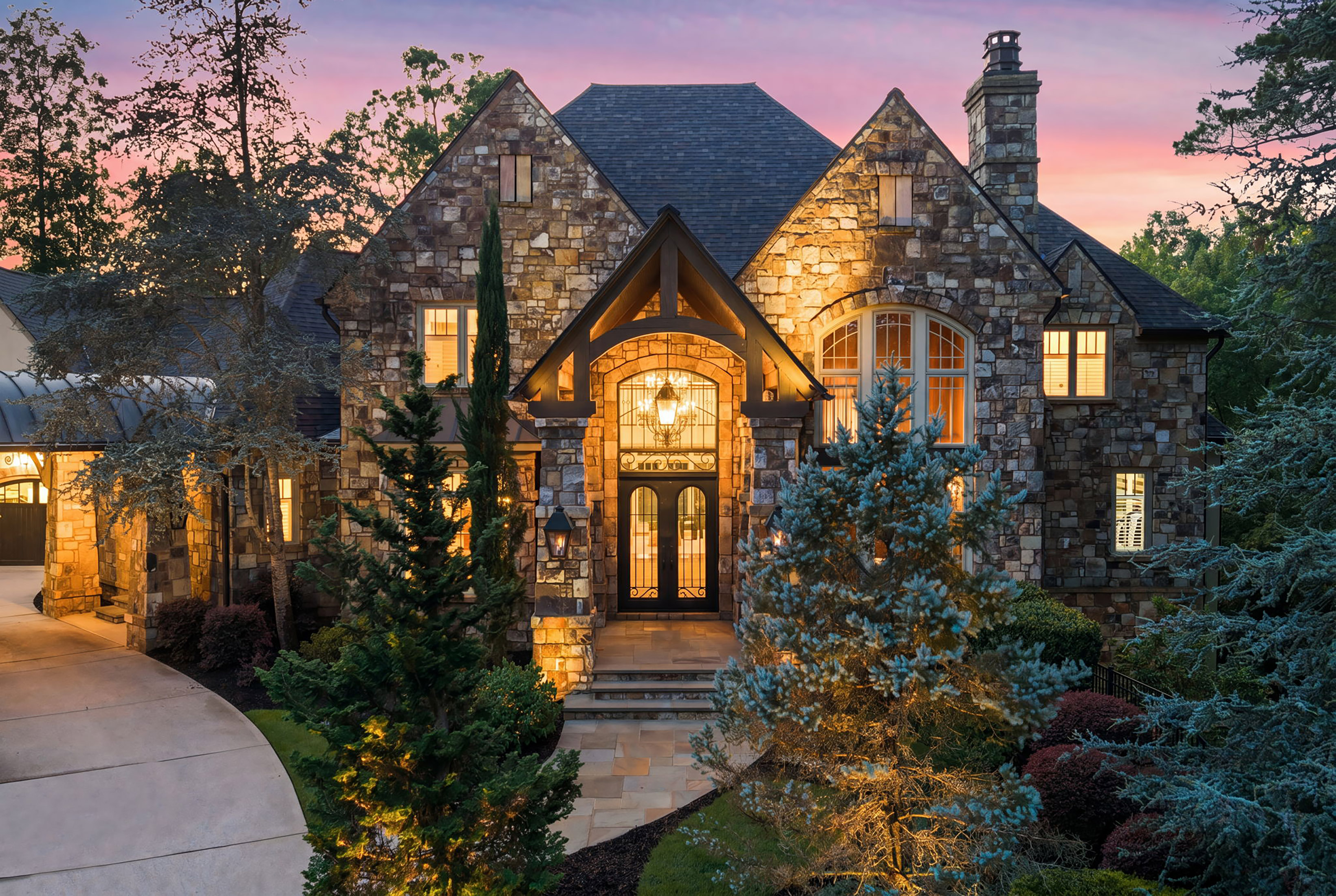  Extraordinary European Manor on Picturesque Cul-de-sac with Lake and Golf Views - 物件實景