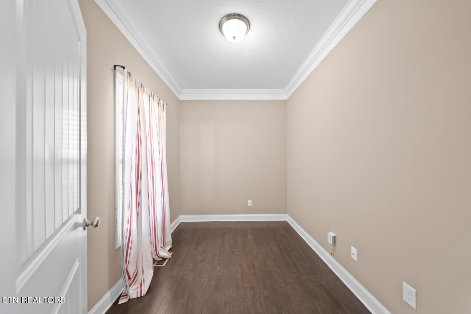 Oak Ridge, Tennessee, 37830, United States, 4 Bedrooms Bedrooms, ,3 BathroomsBathrooms,Residential,For Sale,2003025