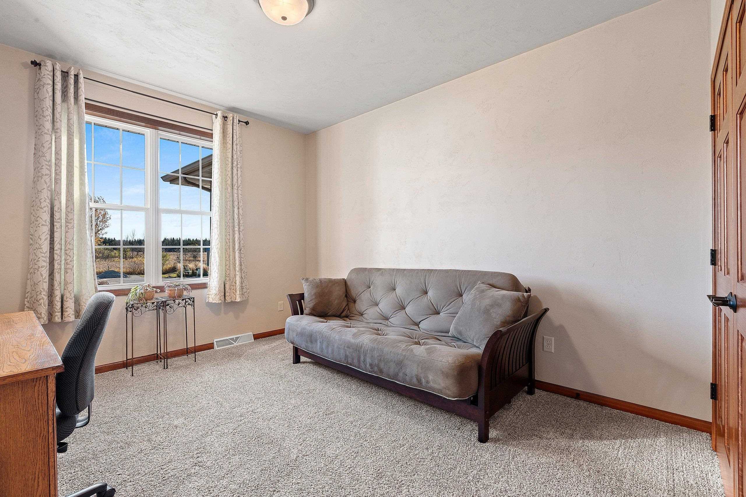 NEENAH, Wisconsin, 54956, United States, 3 Bedrooms Bedrooms, ,3 BathroomsBathrooms,Residential,For Sale,1986561