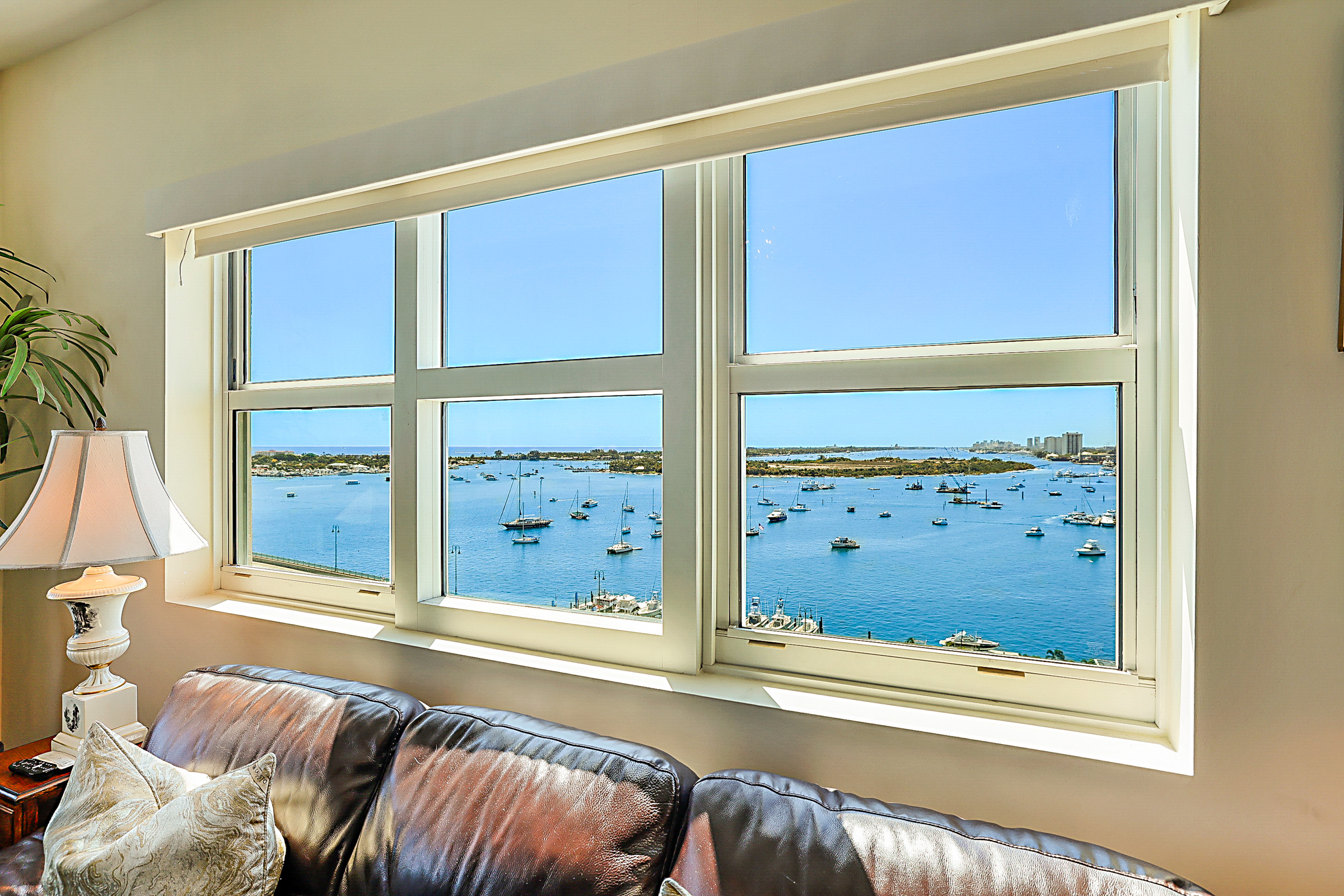  2640 Lake Shore Drive, Riviera Beach, FL, 33404 - 物件實景