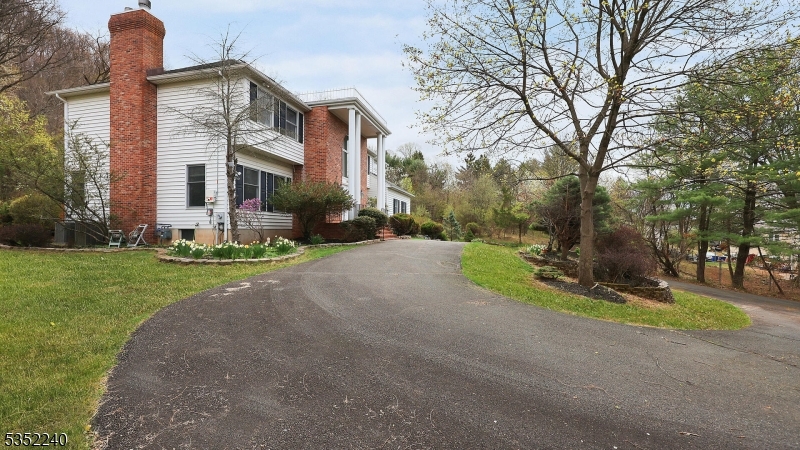 Bridgewater Twp., New Jersey, 07920, United States, 5 Bedrooms Bedrooms, ,4 BathroomsBathrooms,Residential,For Sale,1784085